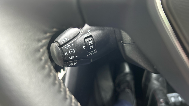 Peugeot 208 1.2 PureTech 100 Allure Premium + 5dr Petrol Hatchback